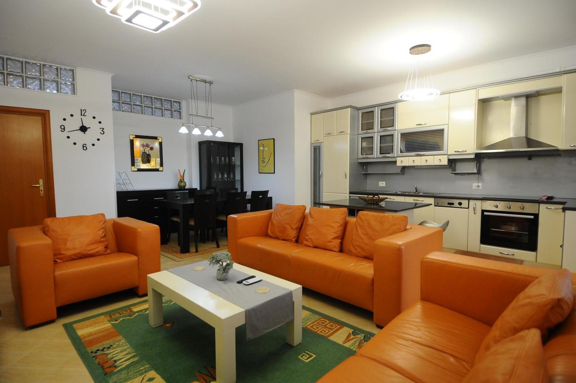 Center Apartment *